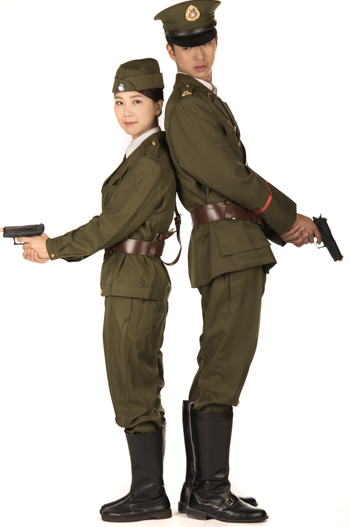 북한군 정복 커플