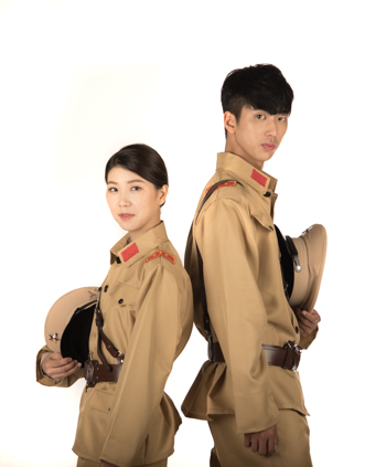 북한군 장교커플