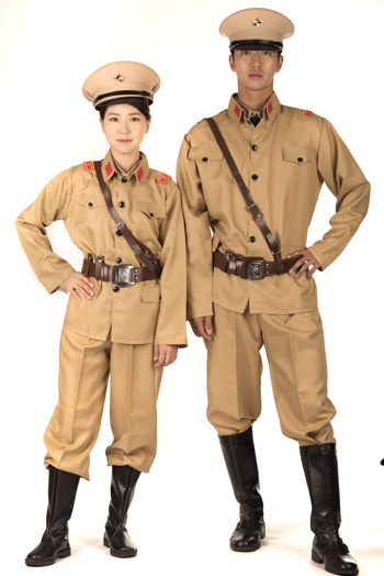 북한군 장교커플