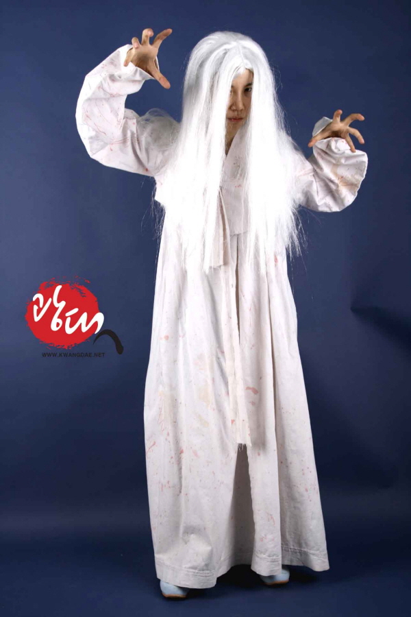 소복-피묻은 소복