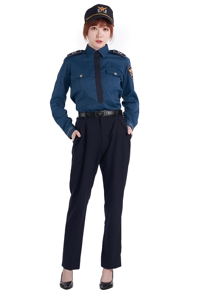 신형 경찰복(여)